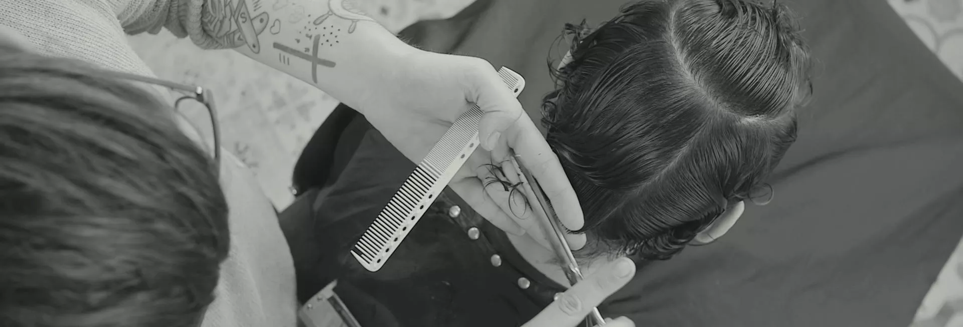 How to cut men's curly hair from medium to short